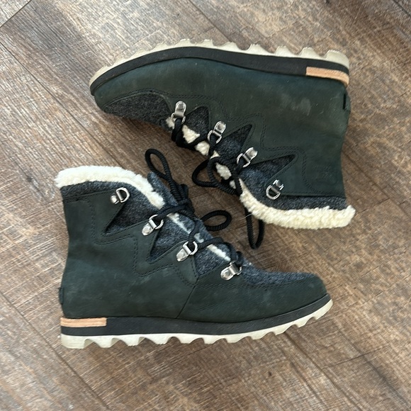 Sorel 💚 Black Sneakchic Alpine bootie - Picture 5 of 14